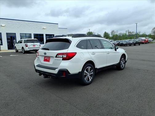 Crystal White Pearl 2019 Subaru Outback 2.5i Limited