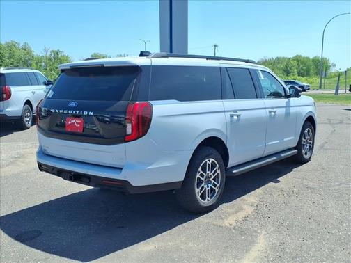 Space Silver Metallic 2026 Ford Expedition Max Active 4x4