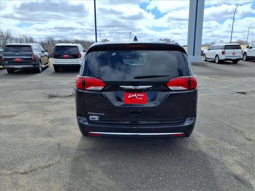 2018 Chrysler Pacifica Touring-L