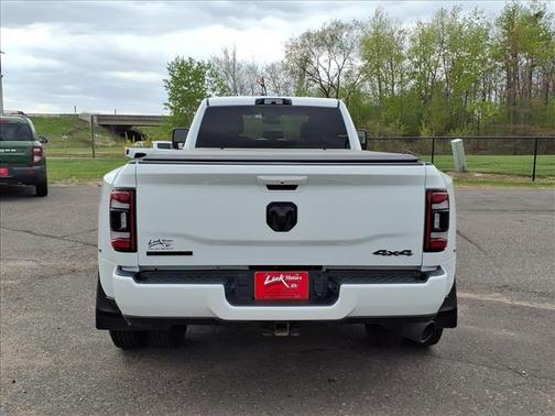 Bright White Clearcoat 2024 RAM 3500 Big Horn Crew Cab 4x4 8' Box