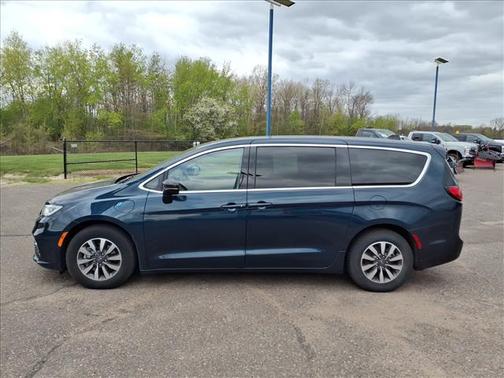 Fathom Blue Pearlcoat 2024 Chrysler Pacifica Hybrid Select