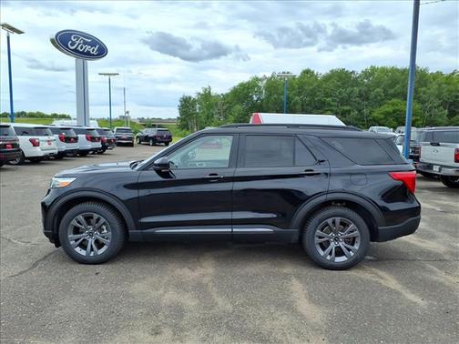 Agate Black Metallic 2023 Ford Explorer XLT