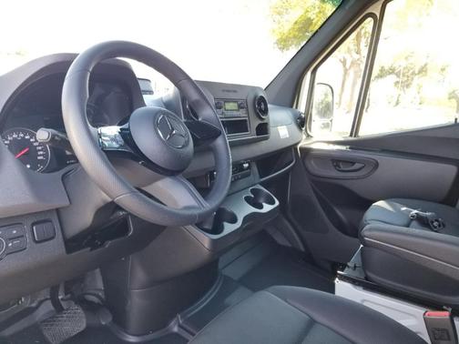 2025 Mercedes-Benz Sprinter 2500 HIGH ROOF I4 DIESEL 170