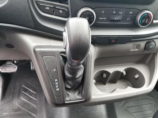 2024 Ford Transit-250 