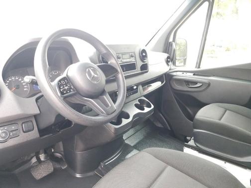 2022 Mercedes-Benz Sprinter 2500 HIGH ROOF I4 GAS 170