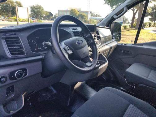 2024 Ford Transit-250 