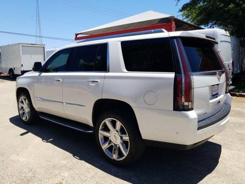 2017 Cadillac Escalade Luxury