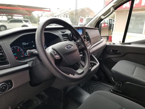2024 Ford Transit-250 