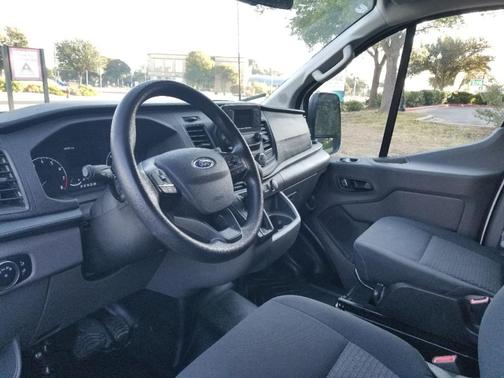 2024 Ford Transit-250 