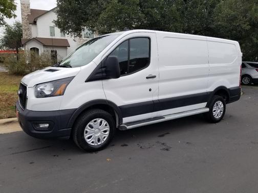 2024 Ford Transit-250 