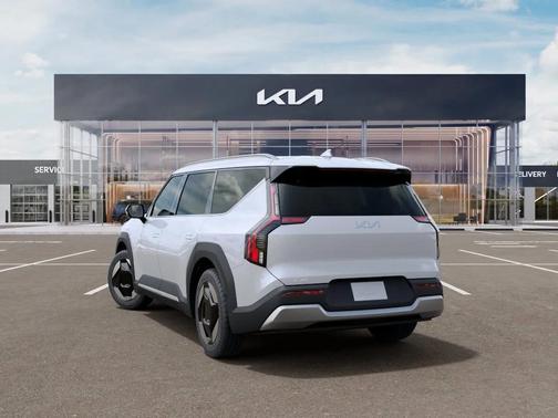 Glacial White Pearl 2026 Kia EV9 Wind