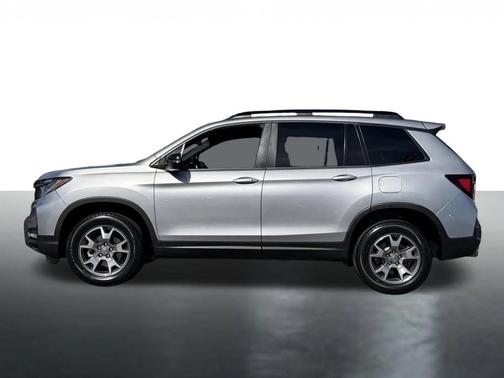 Lunar Silver Metallic 2022 Honda Passport AWD TrailSport