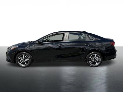 Aurora Black 2023 Kia Forte LXS