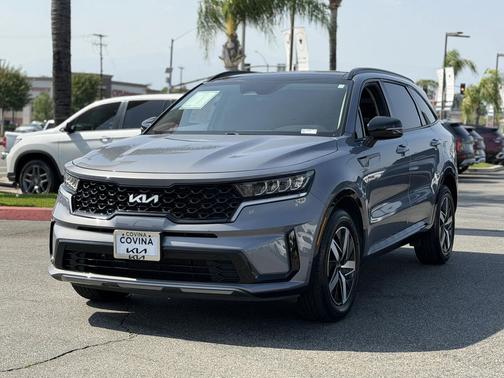 Everlasting Silver 2022 Kia Sorento S