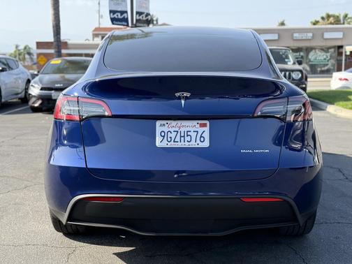 Deep Blue Metallic 2023 Tesla Model Y Long Range Dual Motor All-Wheel Drive