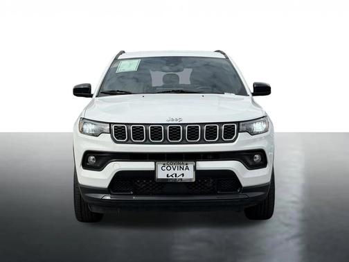 Bright White Clearcoat 2024 Jeep Compass Latitude