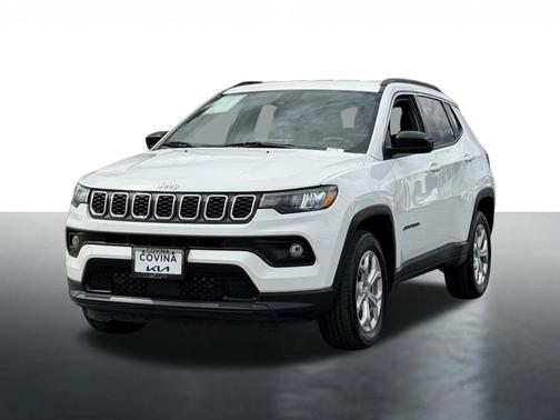 Bright White Clearcoat 2024 Jeep Compass Latitude