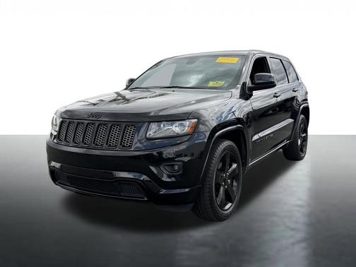 Brilliant Black Crystal Pearlcoat 2014 Jeep Grand Cherokee Altitude
