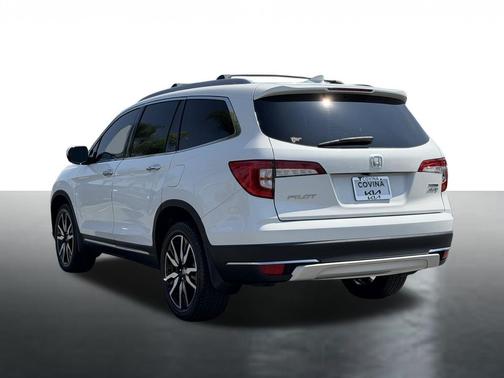 Platinum White Pearl 2022 Honda Pilot Touring 8-Passenger