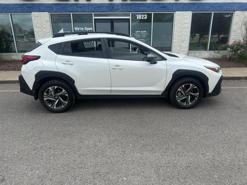 Crystal White Pearl 2024 Subaru Crosstrek Premium