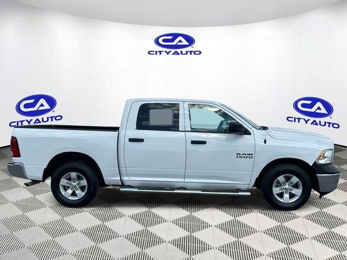 Bright White Clearcoat 2018 RAM 1500 Tradesman