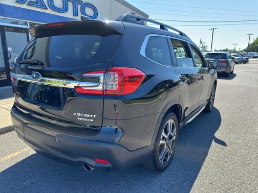 Crystal Black Silica 2023 Subaru Ascent Limited 7-Passenger