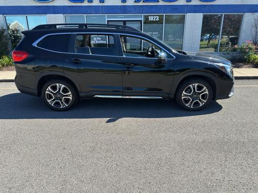 Crystal Black Silica 2023 Subaru Ascent Limited 7-Passenger