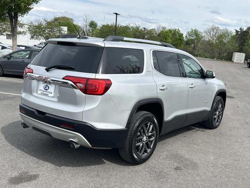 Quicksilver Metallic 2019 GMC Acadia SLT-1