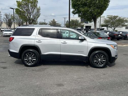 Quicksilver Metallic 2019 GMC Acadia SLT-1