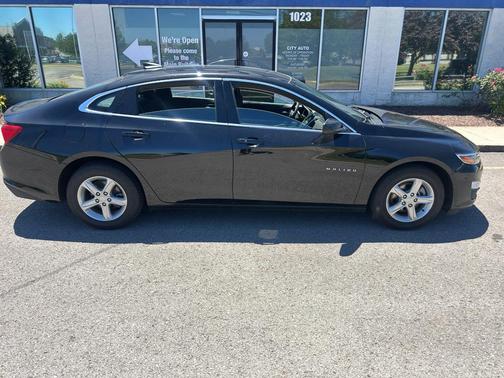 Mosaic Black Metallic 2022 Chevrolet Malibu 1LS