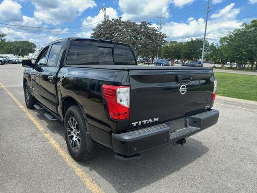 Super Black 2021 Nissan Titan SV