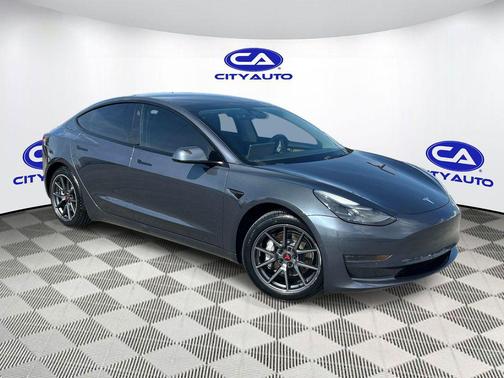 Midnight Silver Metallic 2021 Tesla Model 3 Long Range