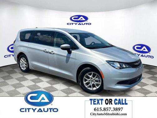 Silver Mist Clearcoat 2023 Chrysler Voyager LX