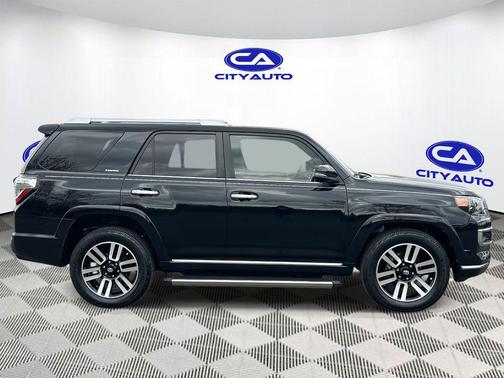 Midnight Black Metallic 2018 Toyota 4Runner Limited