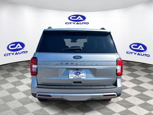 Iconic Silver Metallic 2024 Ford Expedition Max XLT