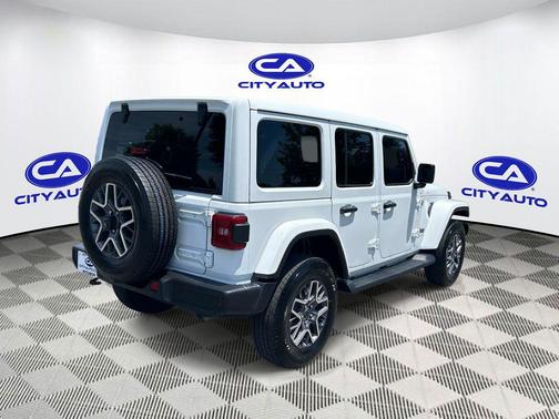 Bright White Clearcoat 2025 Jeep Wrangler 4-Door Sahara 4x4