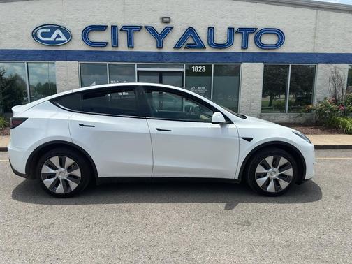 Pearl White Multi-Coat 2021 Tesla Model Y Long Range Dual Motor All-Wheel Drive