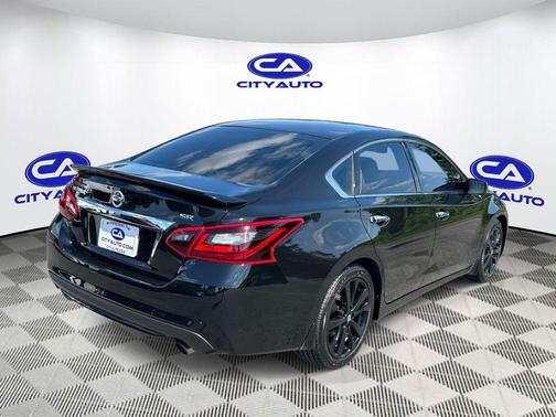 Super Black 2017 Nissan Altima 2.5 SR