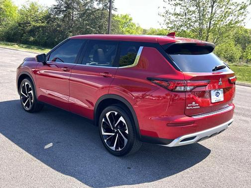 Red Diamond 2024 Mitsubishi Outlander SE Black Edition S-AWC