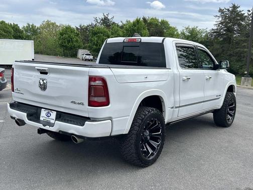 Ivory White Tri-Coat Pearlcoat 2019 RAM 1500 Limited