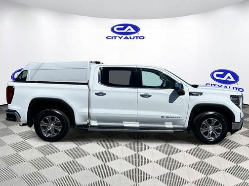 Summit White 2024 GMC Sierra 1500 SLT