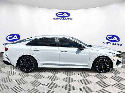 Glacial White Pearl 2024 Kia K5 GT-Line