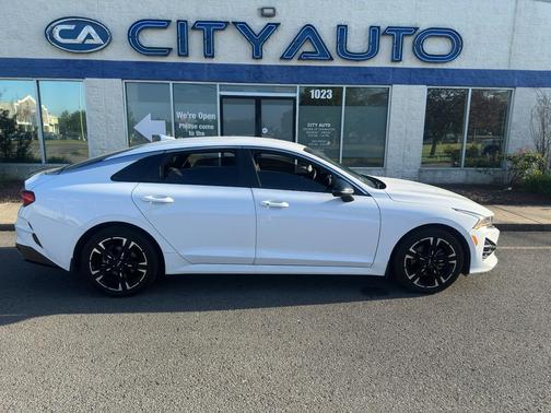 Glacial White Pearl 2024 Kia K5 GT-Line