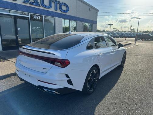 Glacial White Pearl 2024 Kia K5 GT-Line