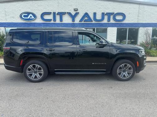 Diamond Black Crystal Pearlcoat 2024 Jeep Wagoneer Series II 4x4