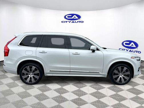 Crystal White Metallic 2020 Volvo XC90 T6 Inscription