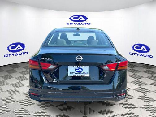 Super Black 2025 Nissan Altima SV FWD