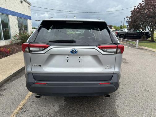 Silver Sky Metallic 2021 Toyota RAV4 Hybrid XLE