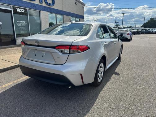 Classic Silver Metallic 2024 Toyota Corolla LE