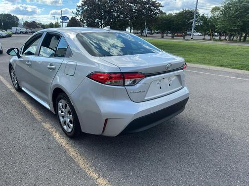Classic Silver Metallic 2024 Toyota Corolla LE